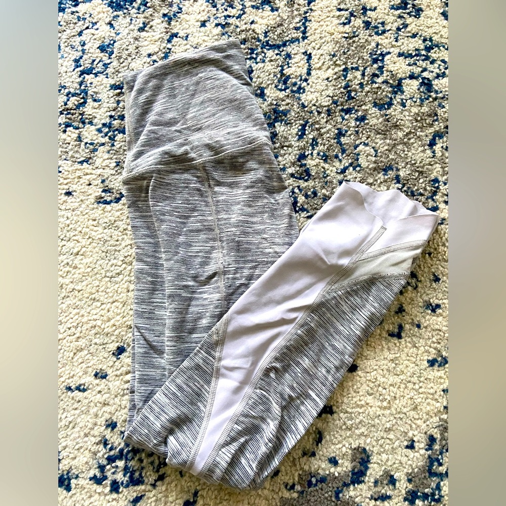 Lululemon scalloped winder unders size 6